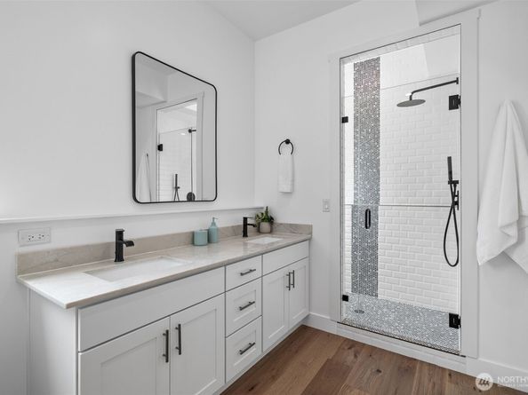 2115 Squak Mountain Loop SW, Issaquah WA 98027
