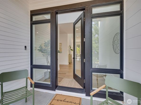 2115 Squak Mountain Loop SW, Issaquah WA 98027
