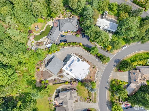 2115 Squak Mountain Loop SW, Issaquah WA 98027
