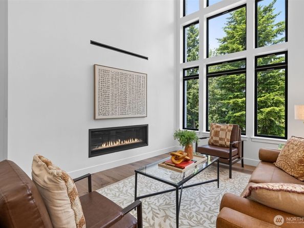 2115 Squak Mountain Loop SW, Issaquah WA 98027