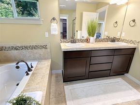 4322 186th Street SW, Lynnwood WA 98037