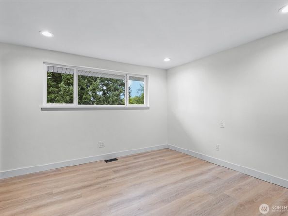1121 E Guiberson Street, Kent WA 98030