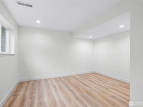 1121 E Guiberson Street, Kent WA 98030