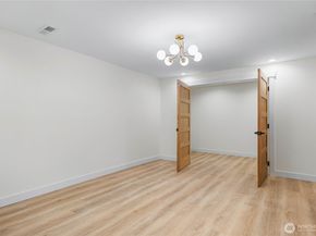 1121 E Guiberson Street, Kent WA 98030