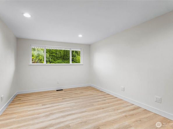 1121 E Guiberson Street, Kent WA 98030