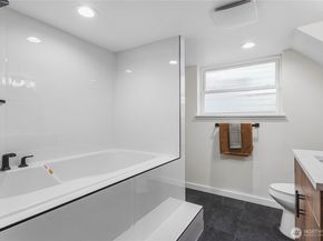 1121 E Guiberson Street, Kent WA 98030