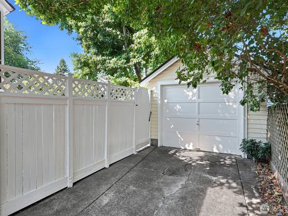 3016 NW 72nd Street, Seattle WA 98117