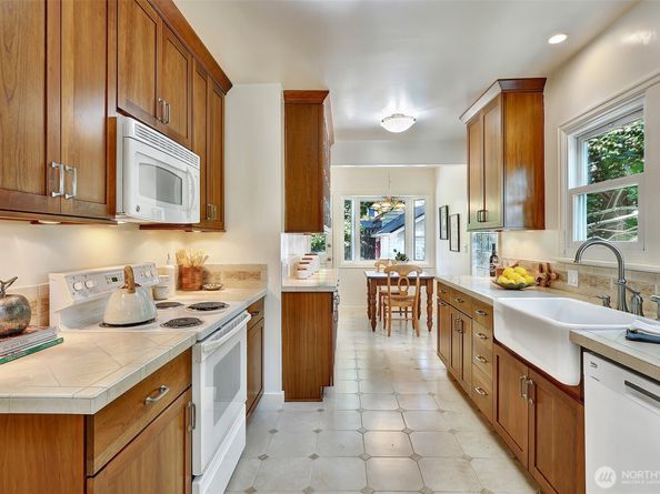 3016 NW 72nd Street, Seattle WA 98117