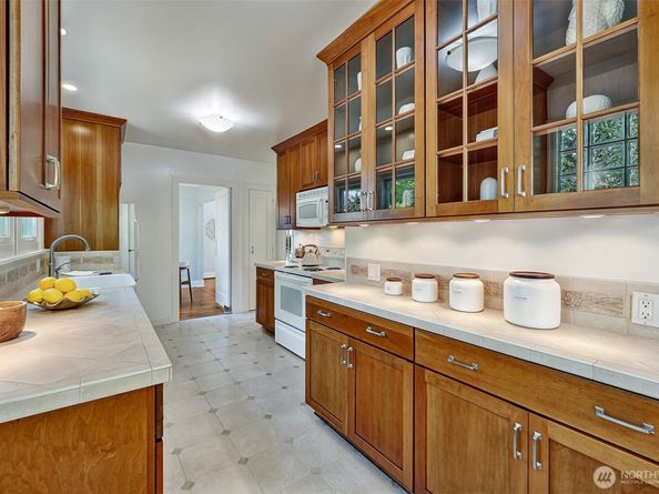 3016 NW 72nd Street, Seattle WA 98117