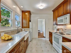 3016 NW 72nd Street, Seattle WA 98117
