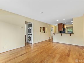 130 105th Avenue SE 108, Bellevue WA 98004
