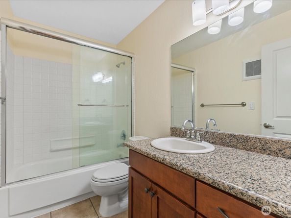 130 105th Avenue SE 108, Bellevue WA 98004