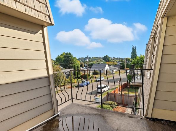 437 Williams Avenue N 201, Renton WA 98057