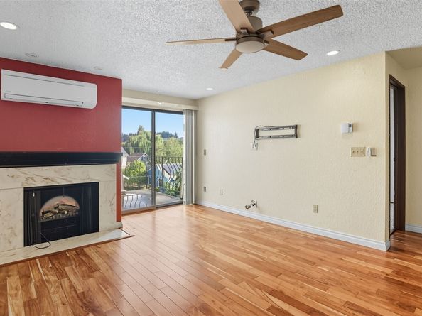 437 Williams Avenue N 201, Renton WA 98057