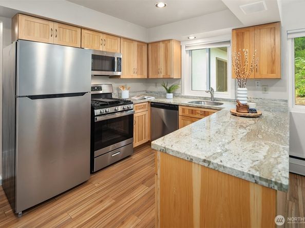 22651 SE 56th Street, Issaquah WA 98029