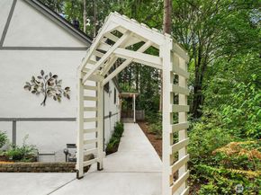 22651 SE 56th Street, Issaquah WA 98029