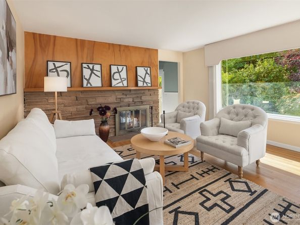 561 N 166th Street, Shoreline WA 98133