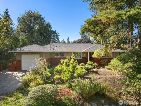 561 N 166th Street, Shoreline WA 98133