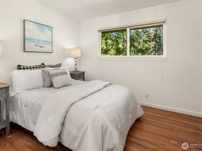 561 N 166th Street, Shoreline WA 98133