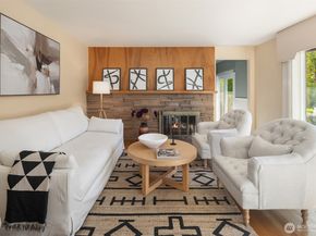 561 N 166th Street, Shoreline WA 98133