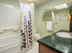 561 N 166th Street, Shoreline WA 98133