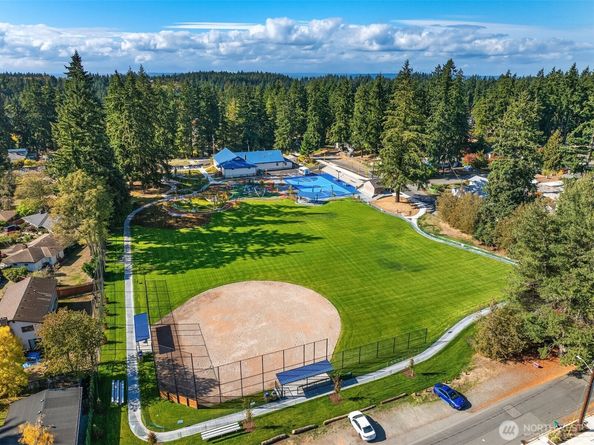 561 N 166th Street, Shoreline WA 98133