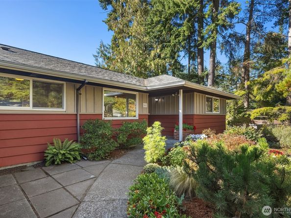 561 N 166th Street, Shoreline WA 98133