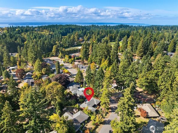 561 N 166th Street, Shoreline WA 98133
