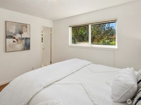 561 N 166th Street, Shoreline WA 98133