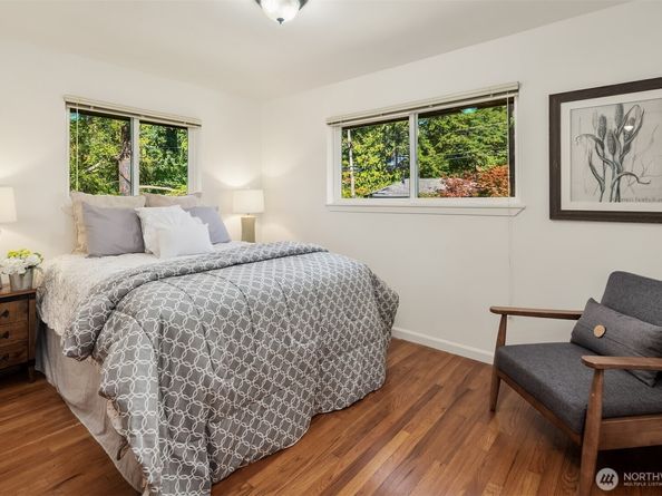 561 N 166th Street, Shoreline WA 98133