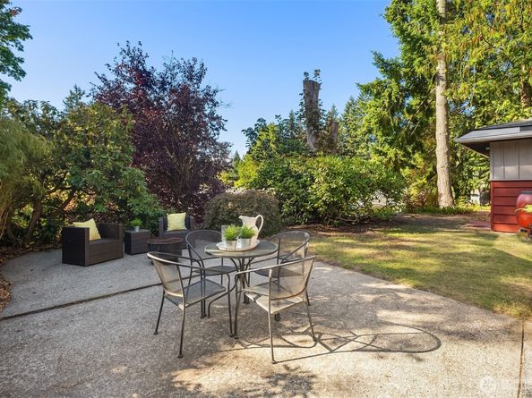 561 N 166th Street, Shoreline WA 98133