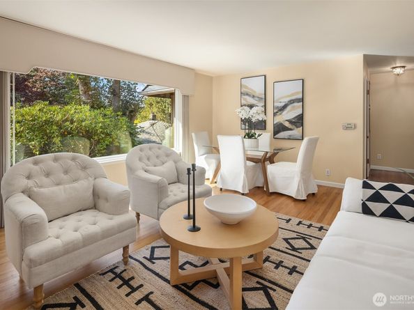 561 N 166th Street, Shoreline WA 98133