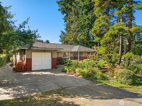 561 N 166th Street, Shoreline WA 98133