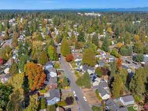 15802 6th Avenue NE, Shoreline WA 98115