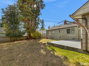 15802 6th Avenue NE, Shoreline WA 98115