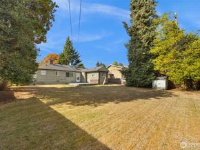 15802 6th Avenue NE, Shoreline WA 98115