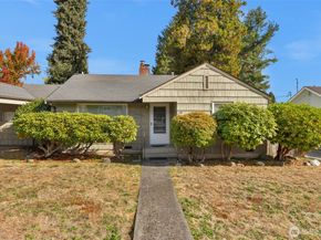 15802 6th Avenue NE, Shoreline WA 98115