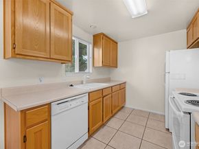 15802 6th Avenue NE, Shoreline WA 98115