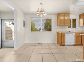 15802 6th Avenue NE, Shoreline WA 98115