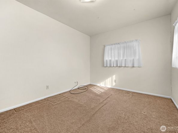 15802 6th Avenue NE, Shoreline WA 98115