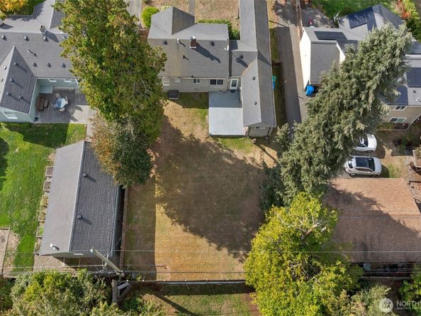 15802 6th Avenue NE, Shoreline WA 98115