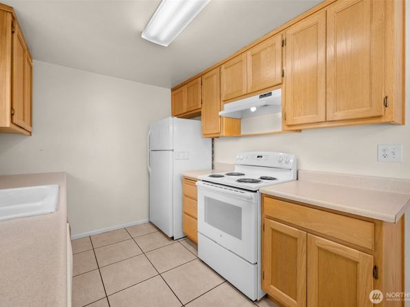 15802 6th Avenue NE, Shoreline WA 98115