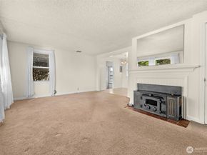 15802 6th Avenue NE, Shoreline WA 98115