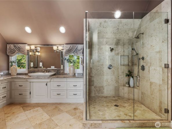 18025 NE 136th Street, Redmond WA 98052