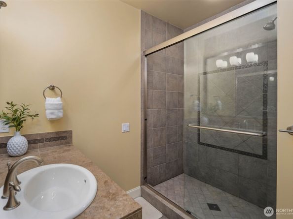18025 NE 136th Street, Redmond WA 98052