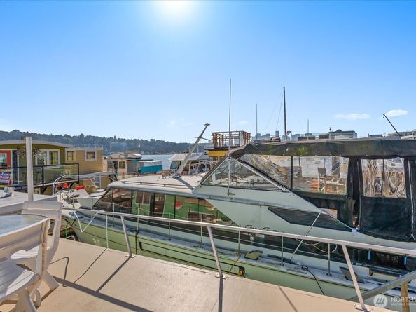 2040 Westlake Avenue N 14, Seattle WA 98109