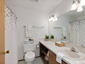 923 Pershing Avenue 205, Bremerton WA 98312