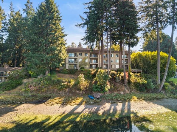 923 Pershing Avenue 205, Bremerton WA 98312