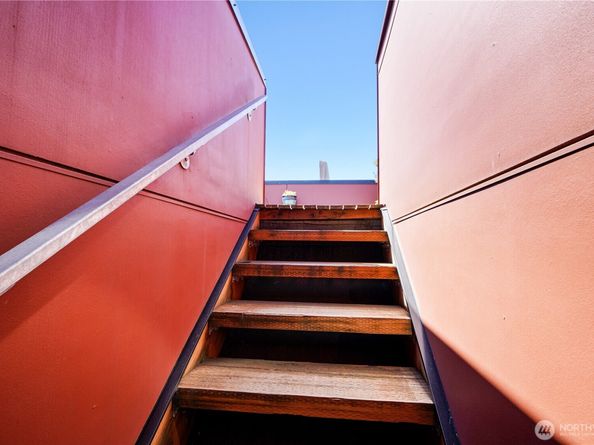 321 W Olympic Place A, Seattle WA 98119