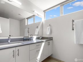 321 W Olympic Place A, Seattle WA 98119